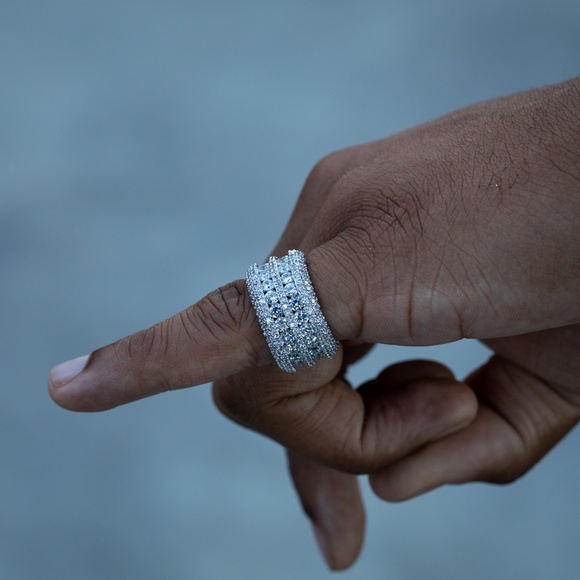White Gold Plated Iced Cz Two Row Pointer Hip Hop  Men's Large Statement Ring - Picture 3 of 5